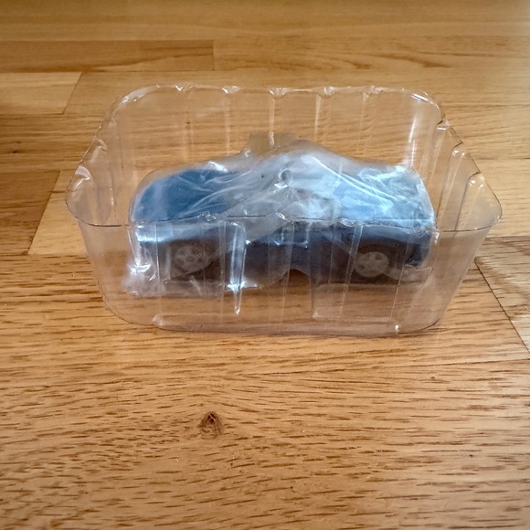 Hallmark 1998 Corvette Convertible Blue Keepsake Ornament in Box - Picture 3 of 16